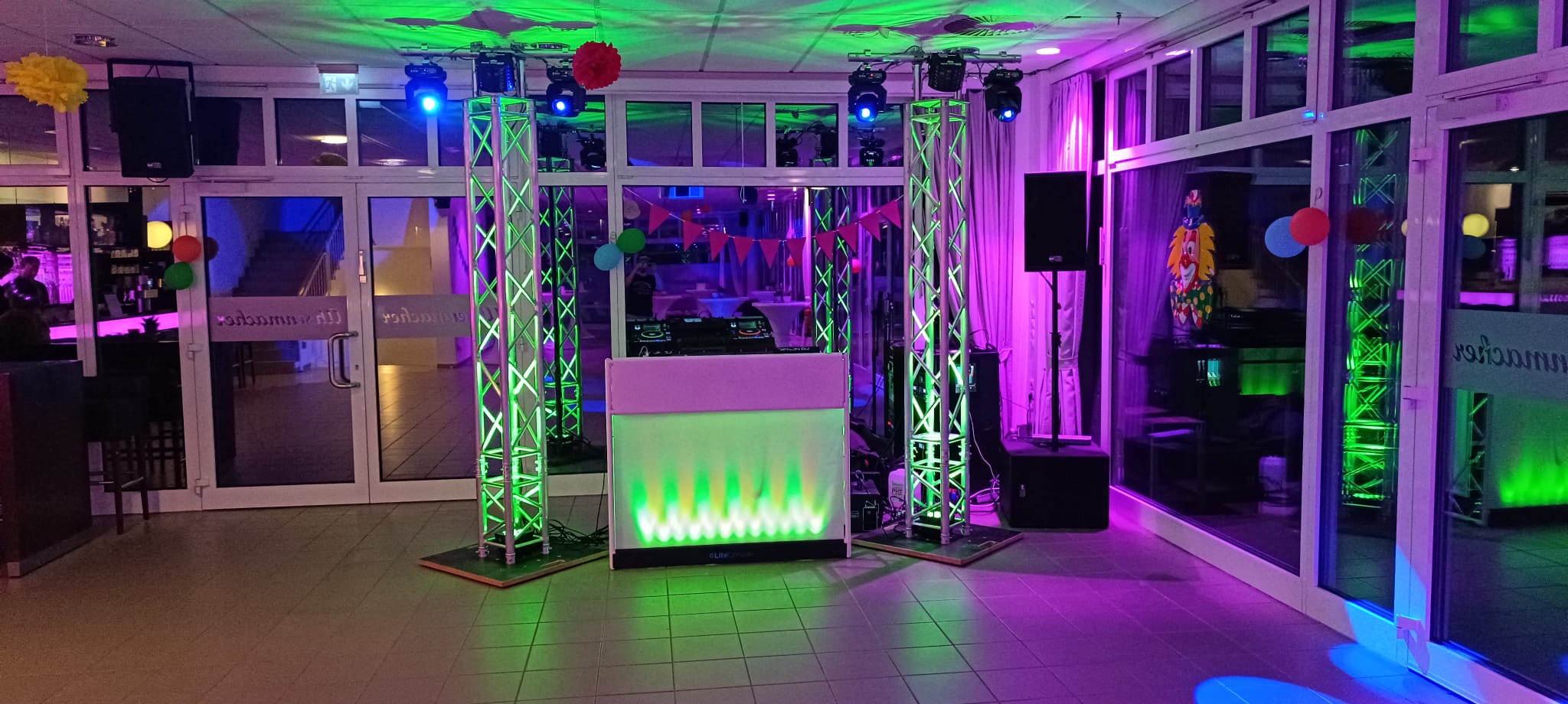 Dj - Technik Paket mit bewegtem Licht